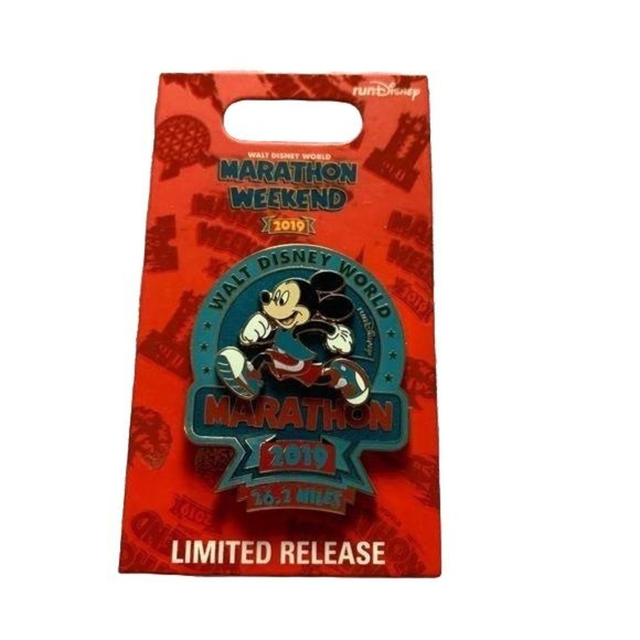 Walt Disney World Marathon 2019 Mickey Mouse Racer Runner Limited Release Pin - Picture 2 of 3